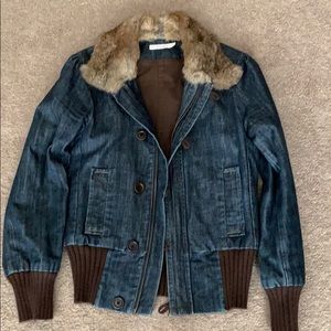 Denim jacket with fur collar